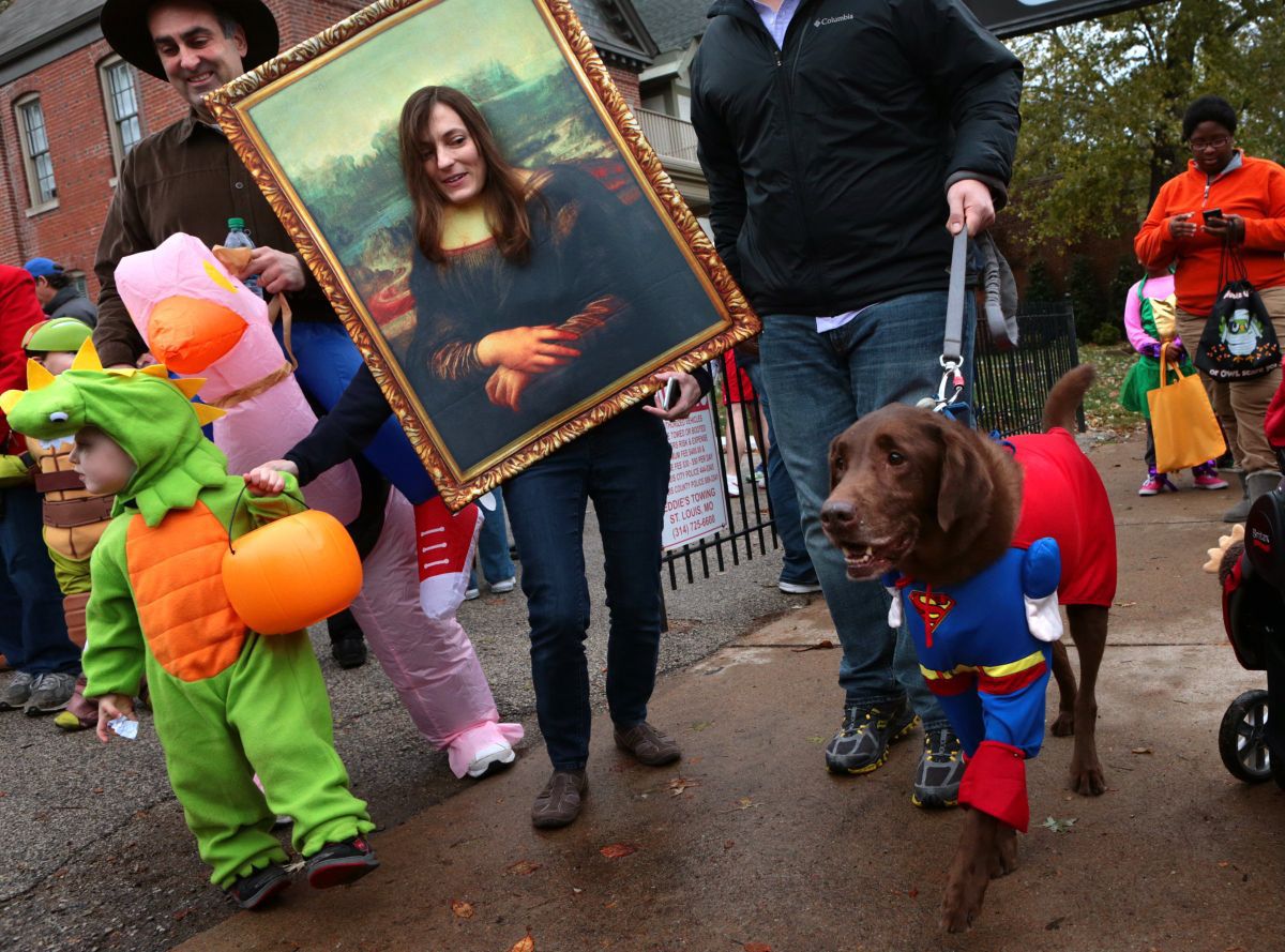 Early trick-or-treating for Halloween in the Central West End
